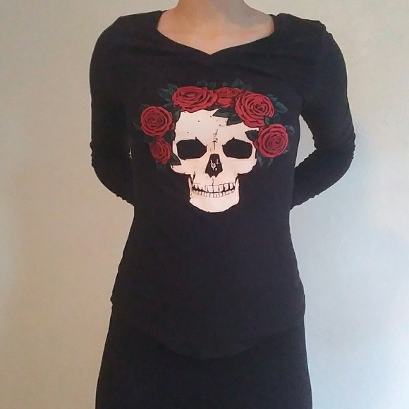 NO BOUNDRIES TOP - Picture 3 of 3